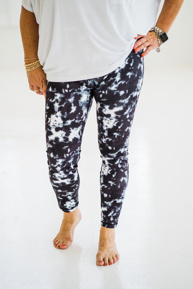 Black Tie Dye Ziggy Leggings